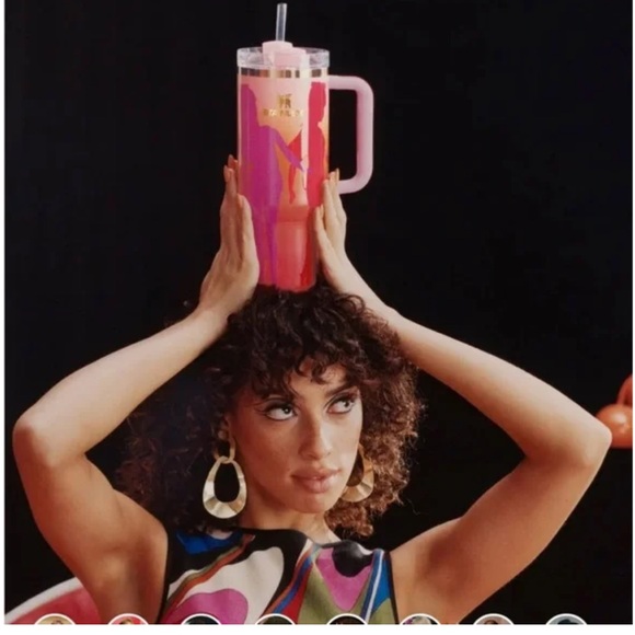 Excluded: Stanley x Barbie 60’s Twist & Turn Flowstate 40 oz Quencher - Picture 3 of 5